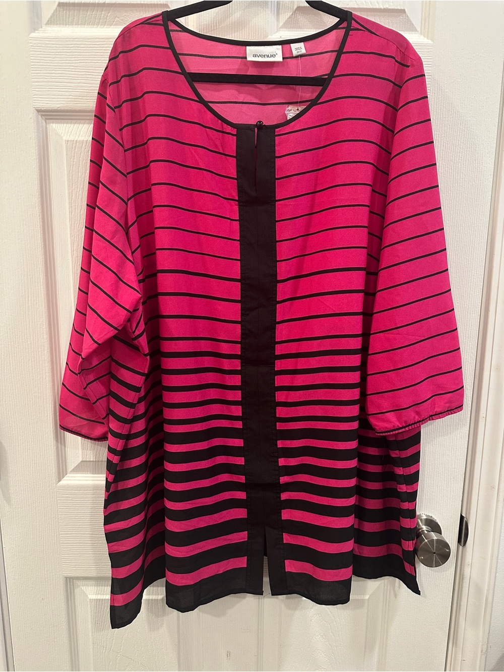 Avenue long sleeve striped light weight airy blouse size 30/32 NWT